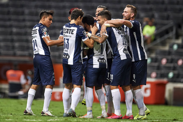 Rayados celebra el gol de Dorlan Pabón