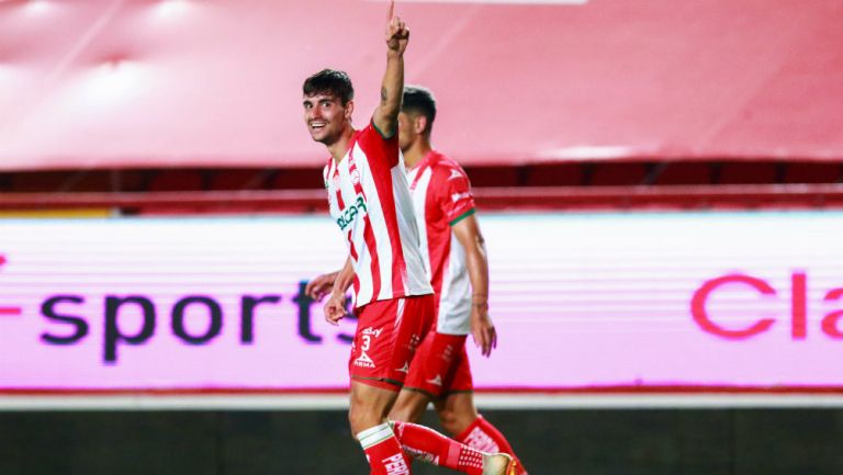 Unai Bilbao celebra el gol de la victoria de los Rayos
