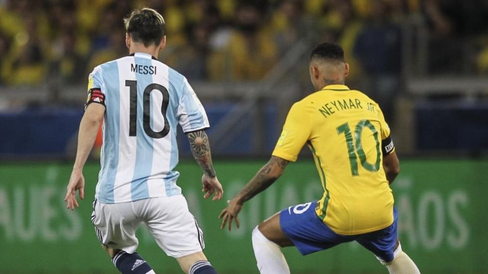 Messi y Neymar se enfrentan en un juego de Eliminatoria Mundialista 