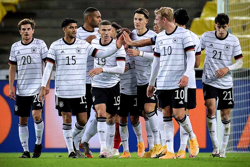 Jugadores de Alemania tras un gol ante Turquía 