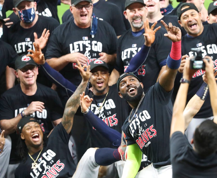 Jugadores de Braves celebran pase a Final de Campeonato