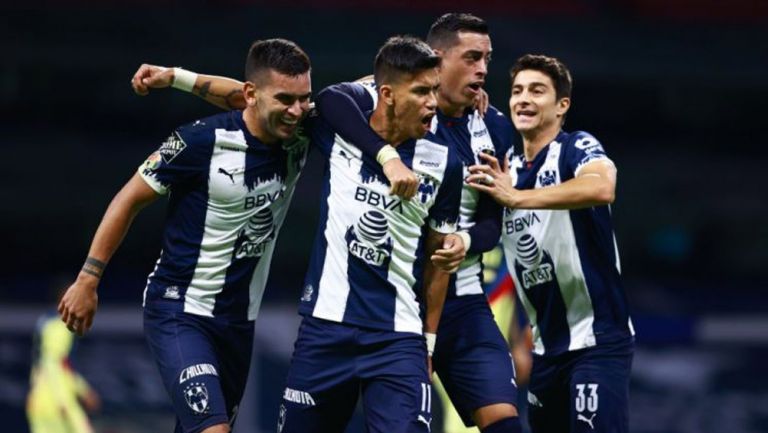Jugadores de Monterrey celebrando un gol