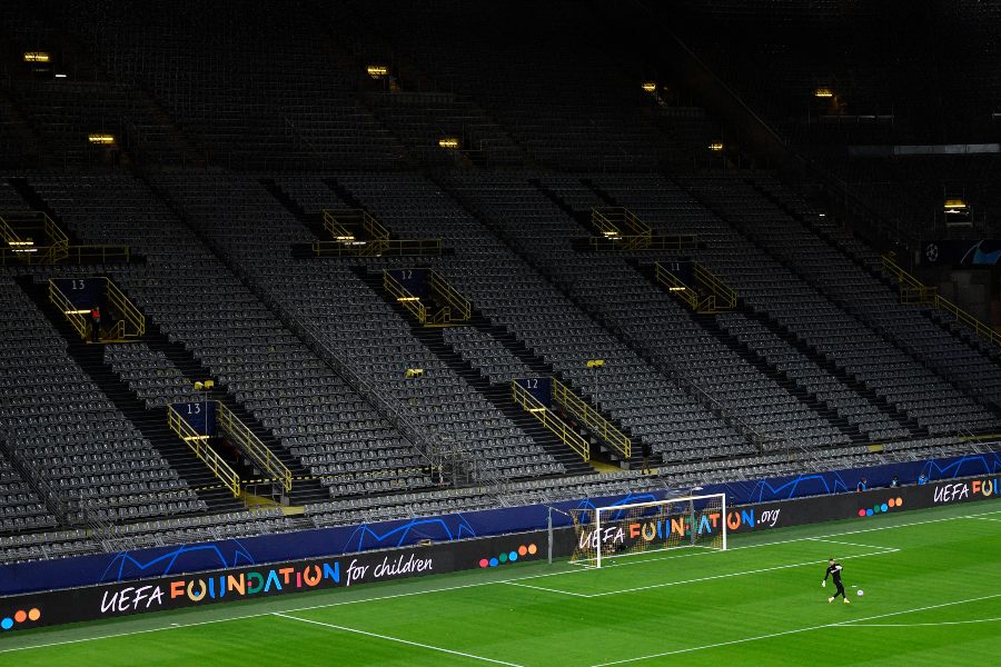 El estadio del Borussia Dortmund previo a un partido de Champions League