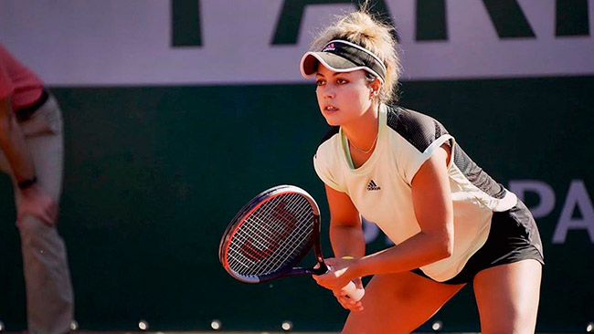 Renata, durante un juego en Roland Garros