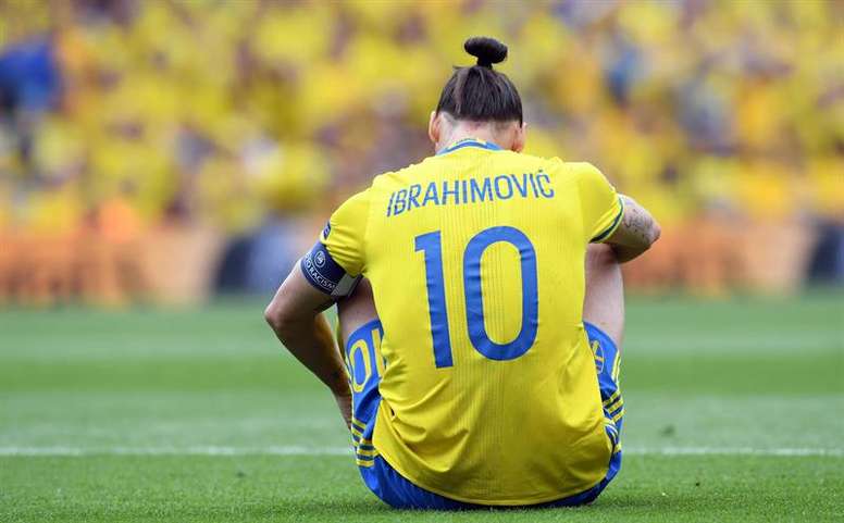 Ibrahimovic durante un partido con Suecia
