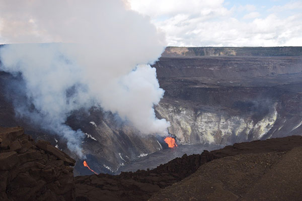 Otro aspecto del cráter del volcán tras la erupción 
