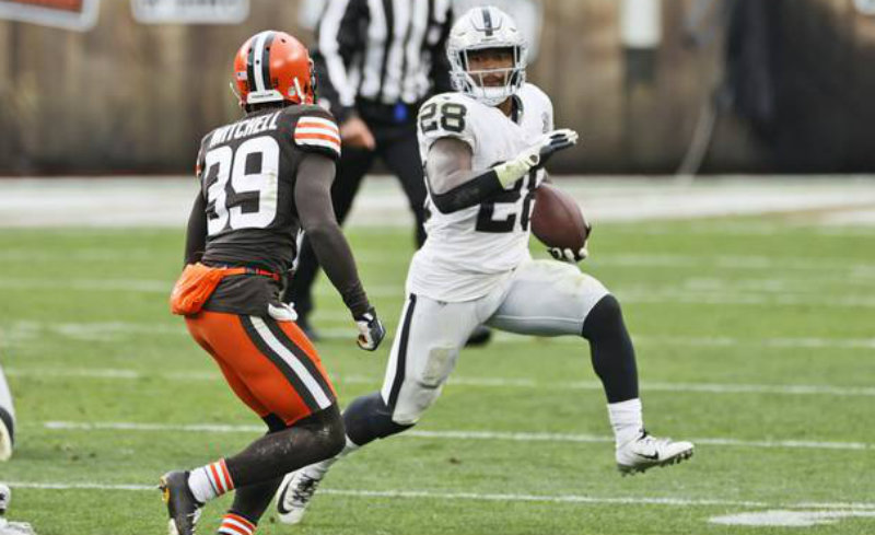 Jacobs en duelo ante Cleveland Browns