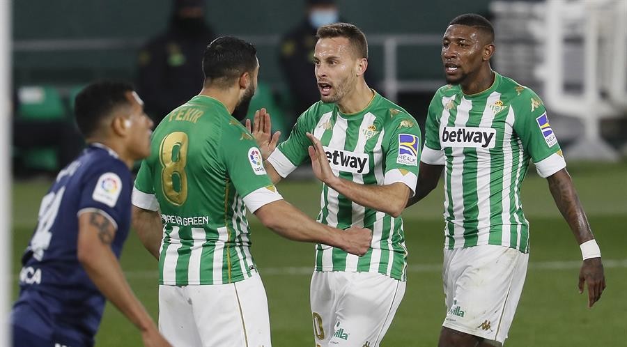 Canales y Fekir celebran gol vs Celta de Vigo
