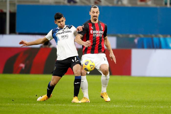 Zlatan Ibrahimovic en acción ante Atalanta