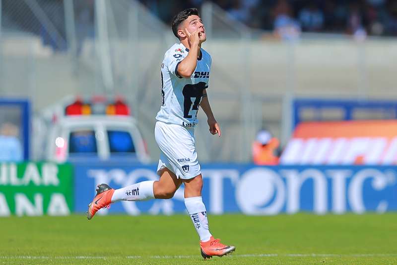 Marco García en festejo de gol
