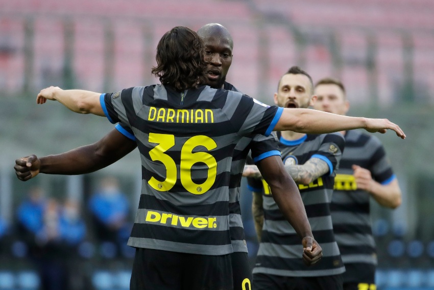 Jugadores del Inter de Milán tras anotar un gol a favor