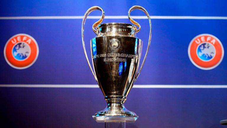 Trofeo de la Champions League en un evento