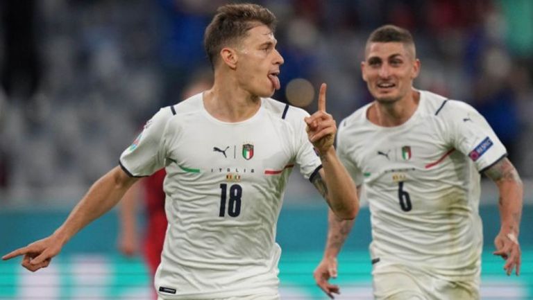 Barella y Verratti festejando un gol a favor de Italia