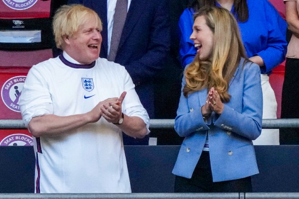 Boris Johnson como espectador de la Eurocopa