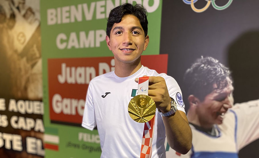 García con su medalla de Tokio 2020