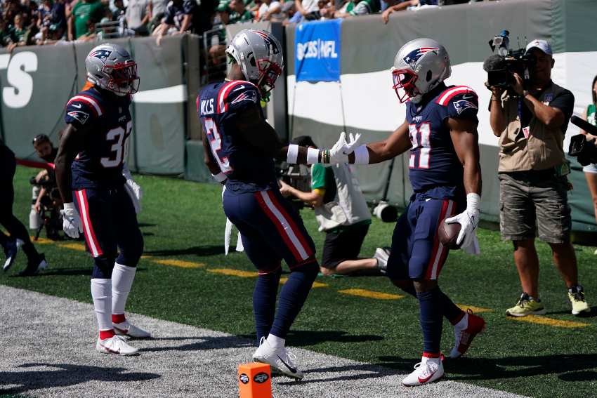 Jugadores de los Patriots festejando un touchdown