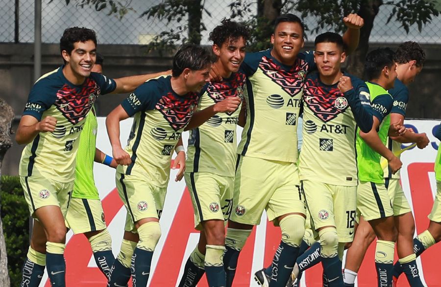 Jugadores del América Sub 20 celebran gol ante Tigres