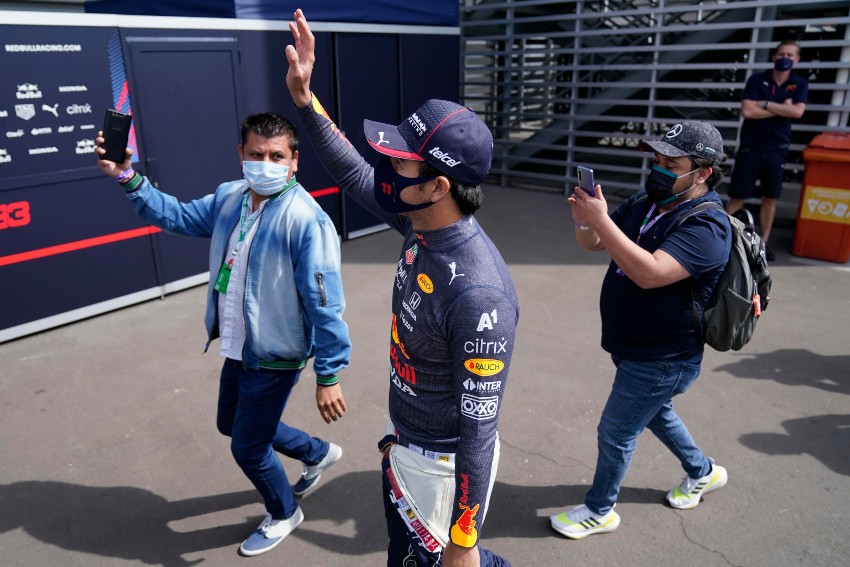 Sergio Pérez en el día de pruebas del GP de México
