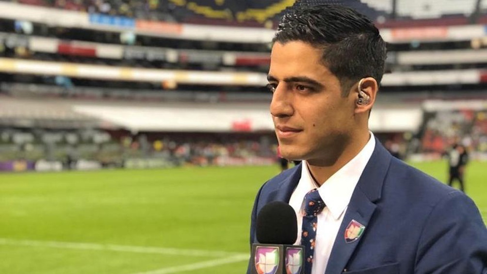 Andrés Vaca en cobertura con Univisión Deportes