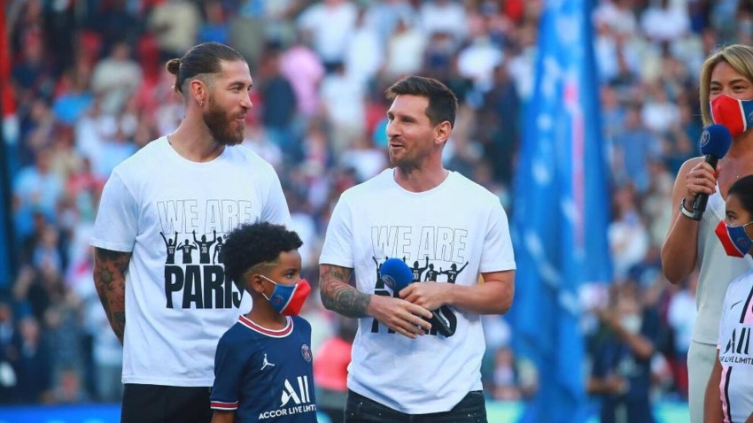 Lionel Messi y Sergio Ramos en su presentación con el PSG
