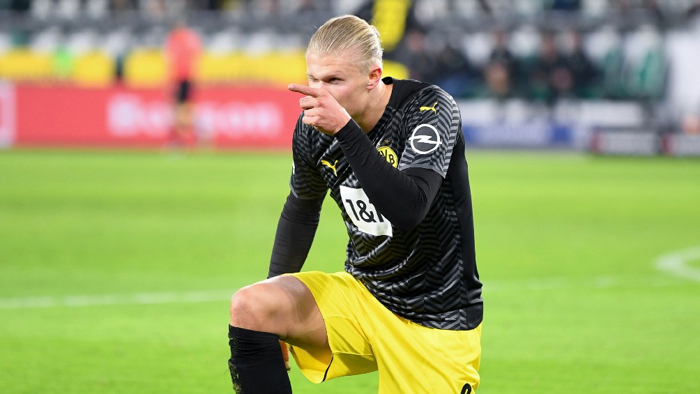 Erling Haaland festejando gol con el Borussia Dortmund