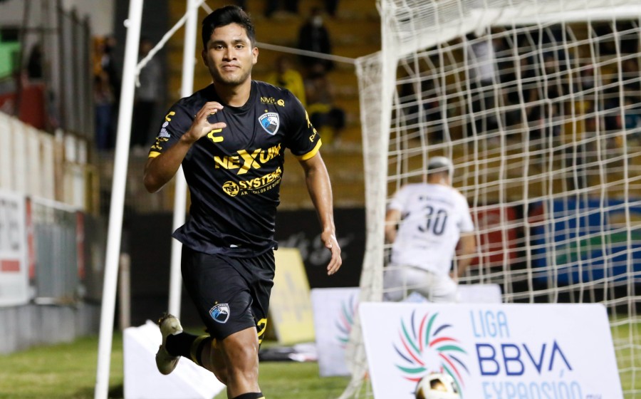 Diego Medina celebra el gol del triunfo