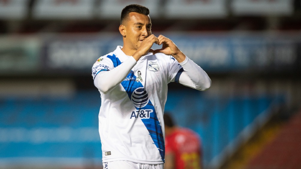 Daniel Álvarez festejando gol con Puebla en la Liga MX