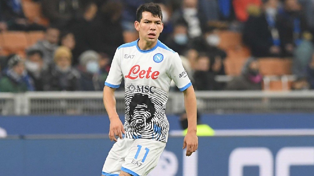 Chucky Lozano jugando partido con el Napoli en la Serie A