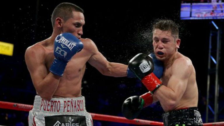 Carlos Cuadras y Juan Francisco Estrada en pelea