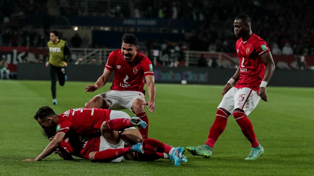Jugadores del Al-Ahly festejando gol ante Monterrey