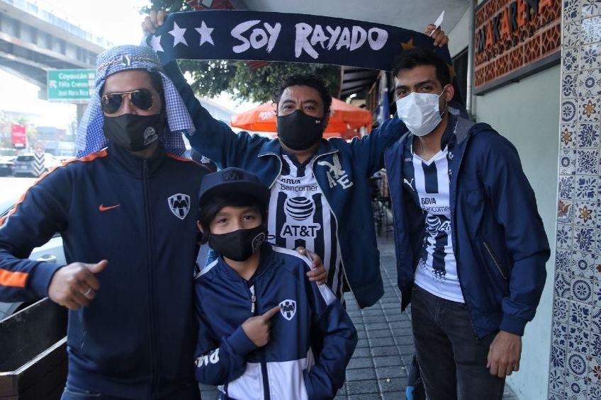 Afición de Monterrey apoyando a su equipo
