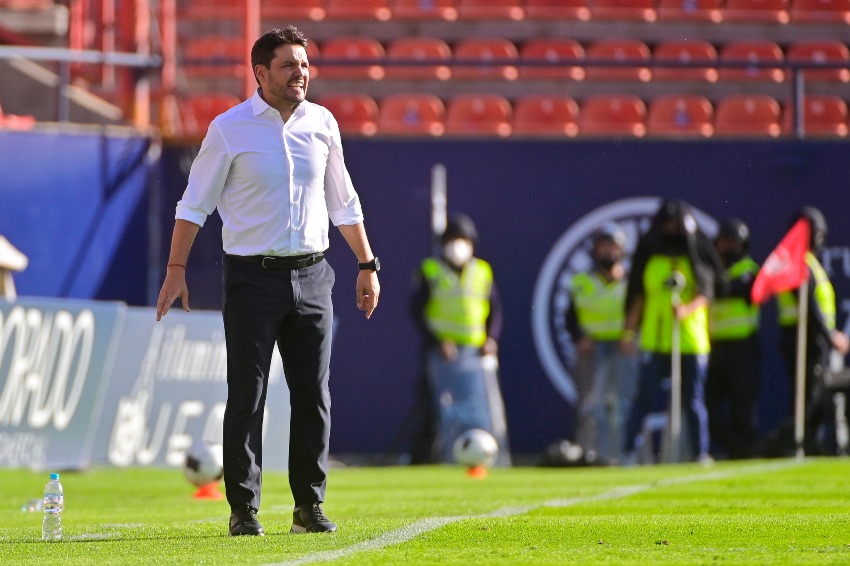 Larcamón en el juego entre Puebla y Atlético San Luis