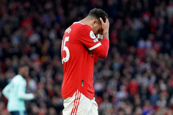 Jadon Sancho del United se lamenta durante partido ante Leicester