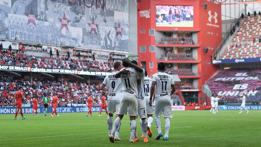Monterrey festejando gol ante Toluca en el Estadio Nemesio Diez