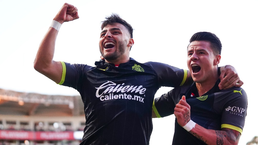 Alexis Vega celebrando gol previo a que sea anulado por el VAR