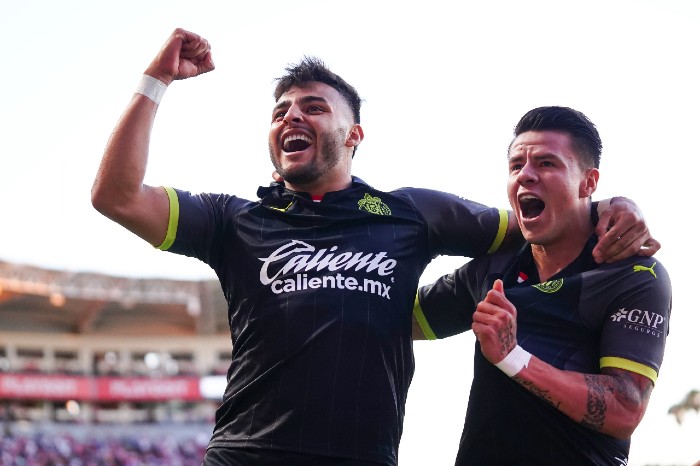 Vega celebra un gol del Guadalajara