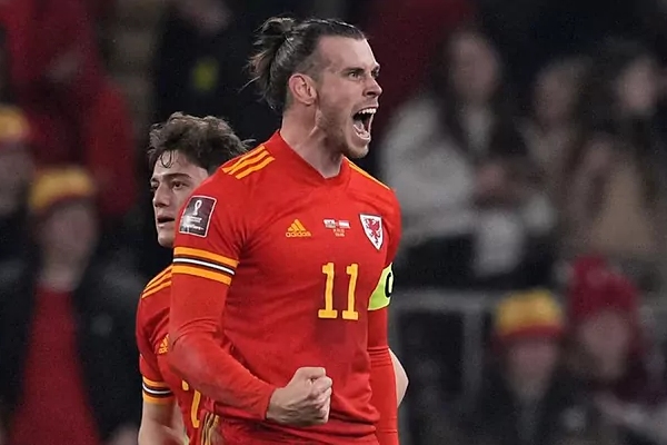 Gareth Bale jugando en el Gales