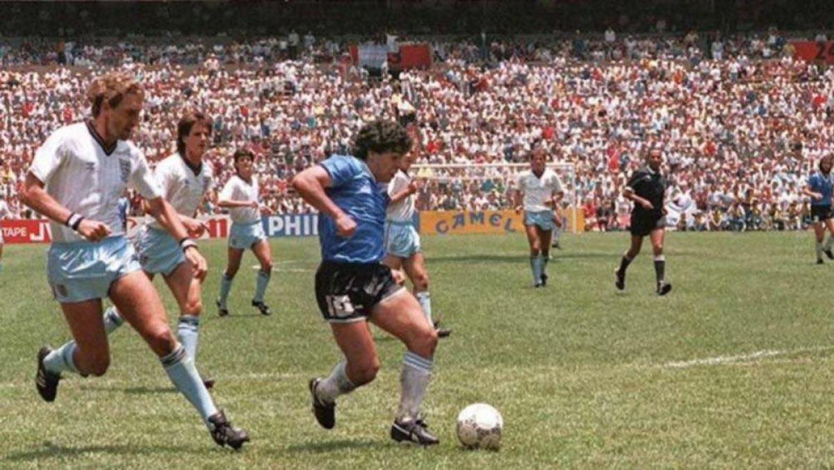 Maradona en el juego entre Inglaterra y Argentina en México 86