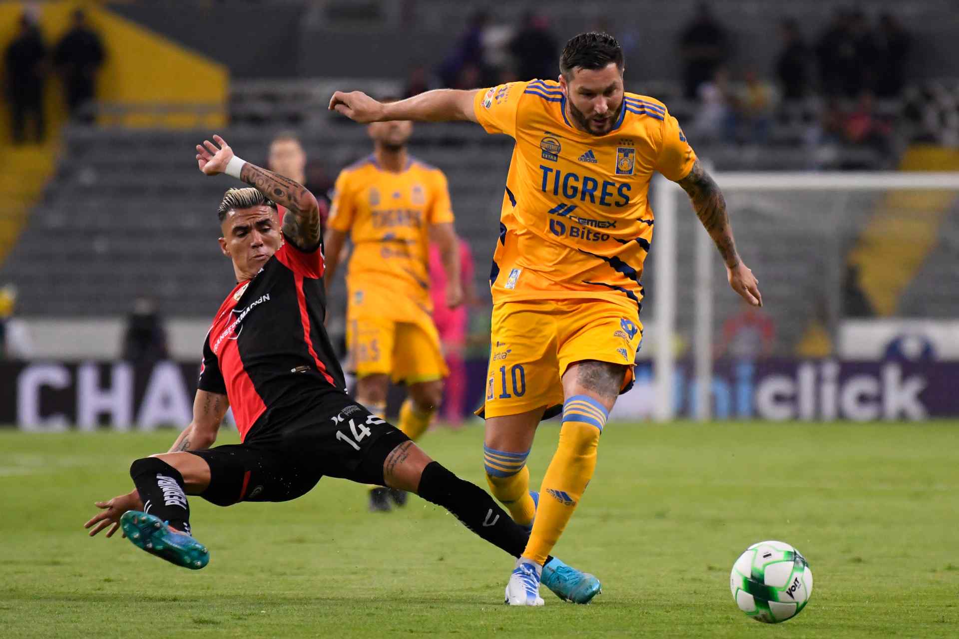 Atlas y Tigres jugando las Semifinales del Torneo Clausura 2022