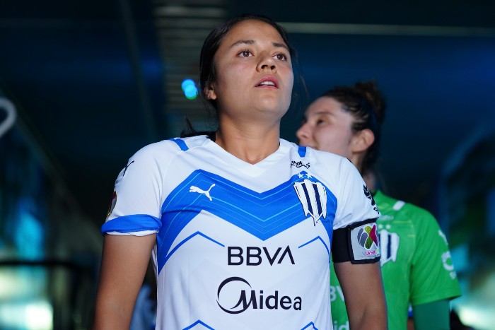 Rebeca Bernal en acción con Monterrey