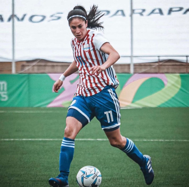 Gloria Villamayor en partido con Paraguay