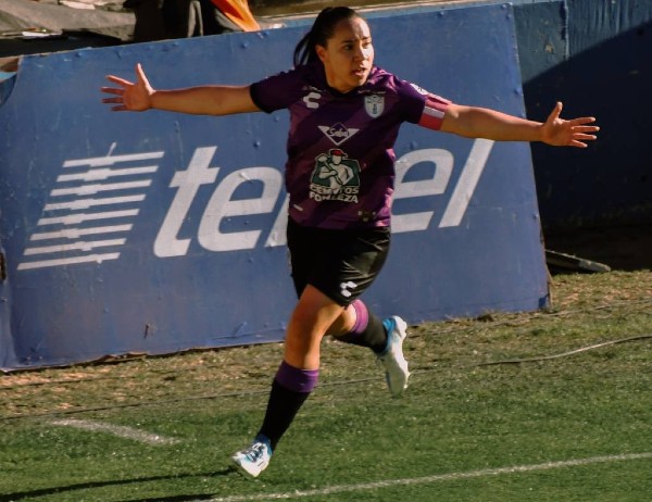 Charlyn Corral con Pachuca