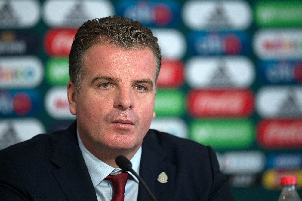 Dennis te Kloese negó interés del Feyenoord en Santiago Giménez