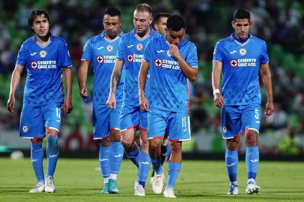 Jugadores de Cruz Azul en lamento tras partido contra Santos