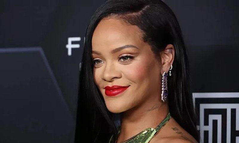 Rihanna en gala