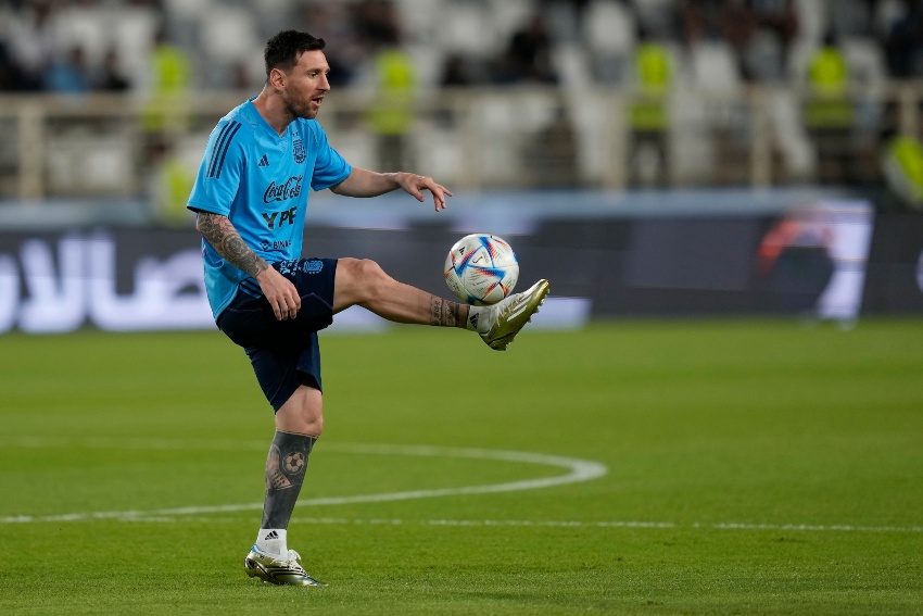 Messi en entrenamiento con Argentina