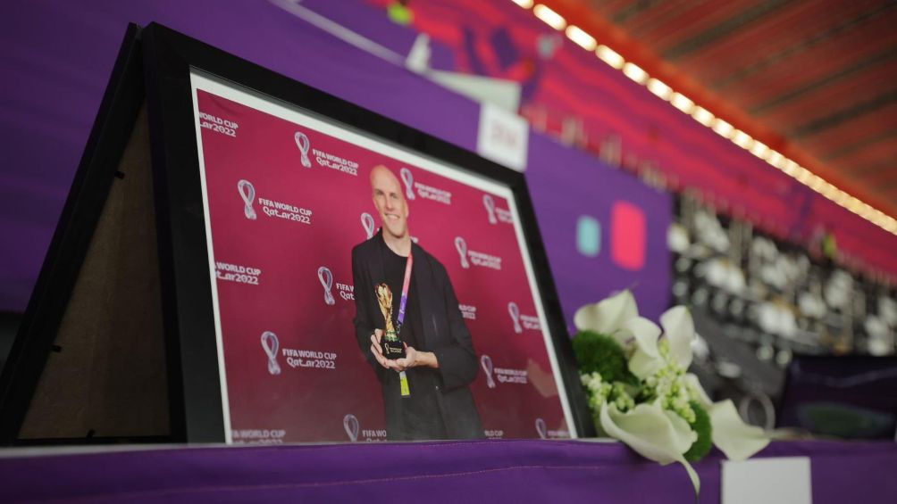 La FIFA rindió este homenaje al periodista fallecido