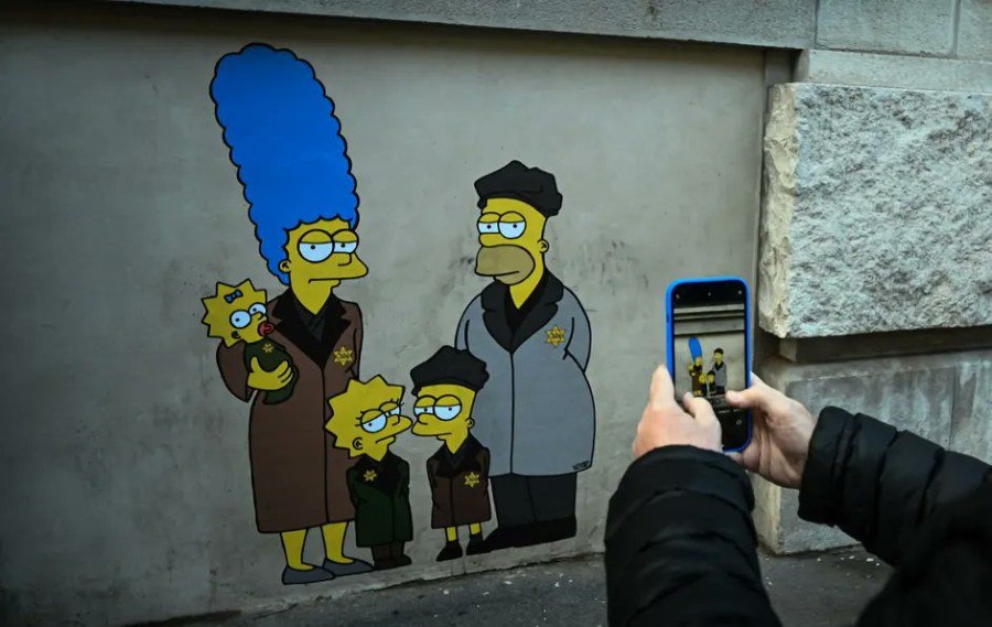 Mural de la familia Simpson fotografiado 