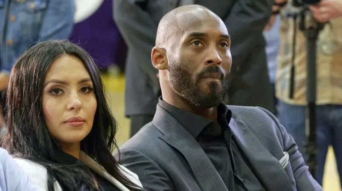 Kobe junto a su esposa Vanessa