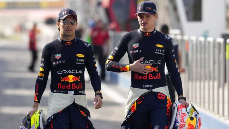 Checo Pérez y Max Verstappen en prácticas con Red Bull